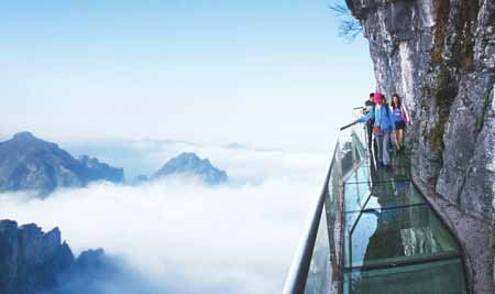 長沙出發(fā)到張家界玻璃橋云天渡、森林公園、天門山玻璃棧道往返4天3晚游